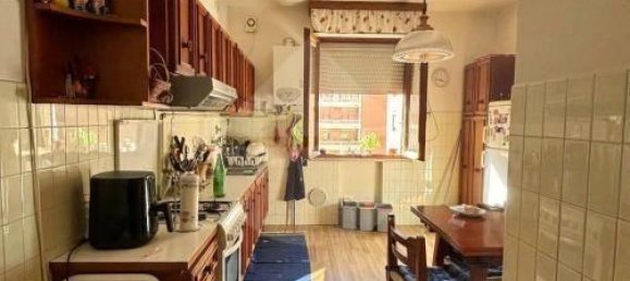 5 rooms Apartment in Perugia, Italy No. 162656 11