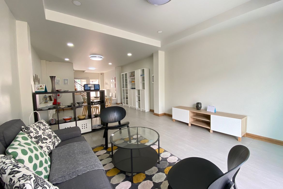 2 bedrooms Commercial property in Chiang Mai, Thailand No. 27075