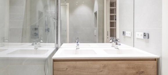 2 bedrooms Apartment in Nice, France No. 1934 3