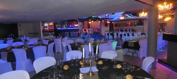 624m² Commercial property in Saint-Leonard-de-Noblat, France No. 105339 2