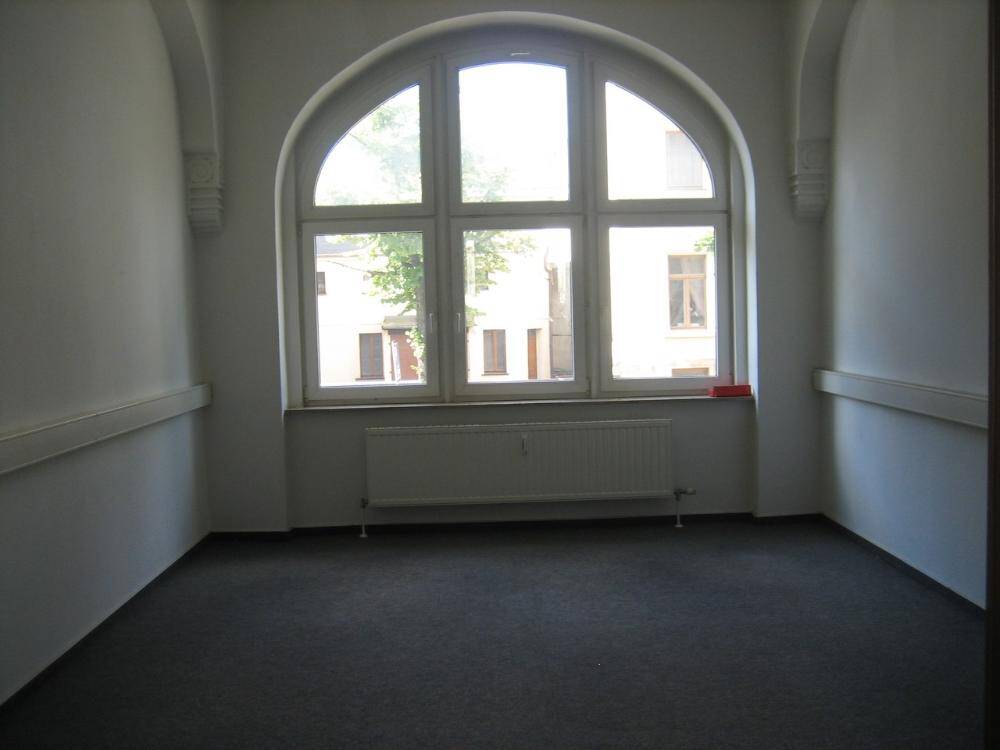 Здание с 1 комнатой в Plauen, Германия № 262704