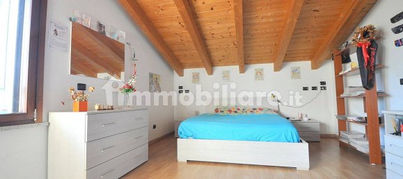 Villa de 5 habitaciónes en Inveruno, Italy No. 20351 28