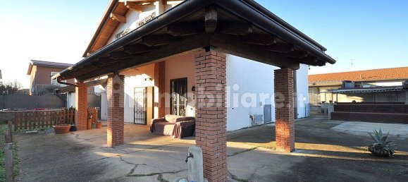 Villa de 5 habitaciónes en Inveruno, Italy No. 20351 33