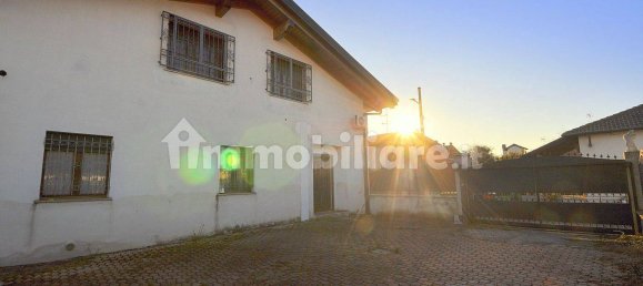 Villa de 5 habitaciónes en Inveruno, Italy No. 20351 35