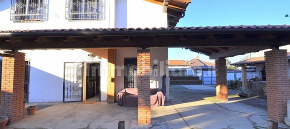 Villa de 5 habitaciónes en Inveruno, Italy No. 20351 34