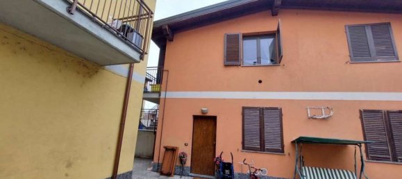 Apartamento de 3 habitaciónes en Gerenzago, Italy No. 181374 6