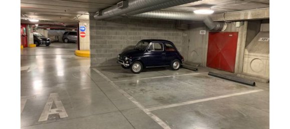 1 room Garage in Florence, Italy No. 254724 2