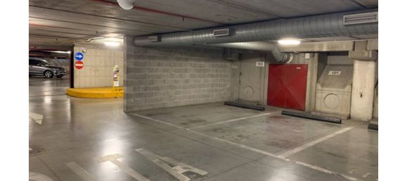 1 room Garage in Florence, Italy No. 254724 3