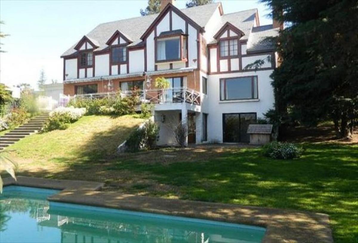 6 bedrooms House in Santiago, Chile No. 2205