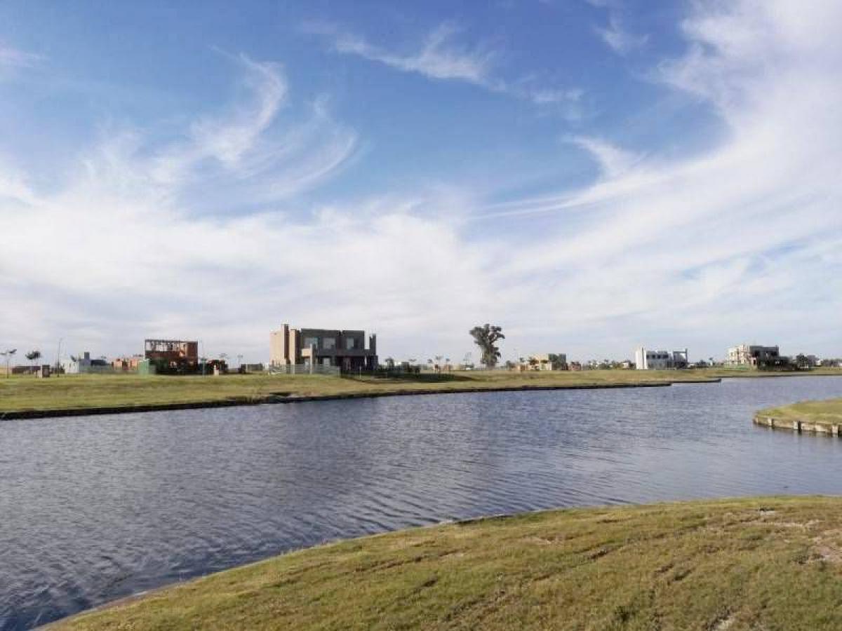  Land in Escobar, Argentina No. 119278