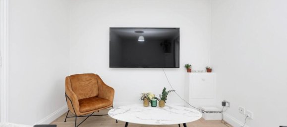 2 bedrooms Apartment in London, United Kingdom No. 12586 4