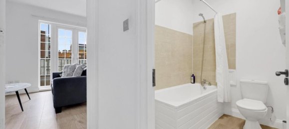 2 bedrooms Apartment in London, United Kingdom No. 12586 13