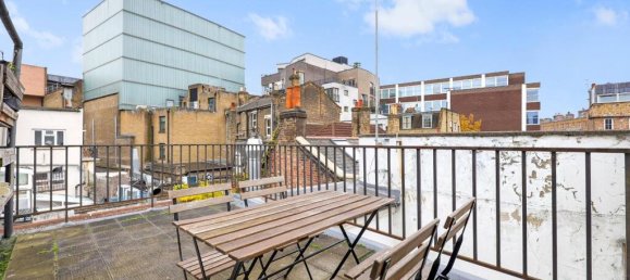 2 bedrooms Apartment in London, United Kingdom No. 12586 2