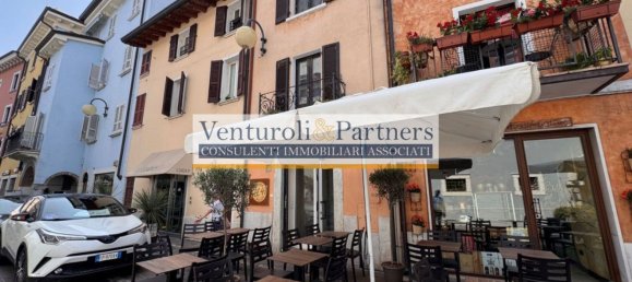  عقار تجاري في Desenzano del Garda, Italy 77متر مربع رقم 329825 2