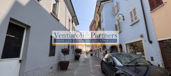  عقار تجاري في Desenzano del Garda, Italy 77متر مربع رقم 329825 4