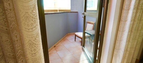 Apartamento de 3 dormitorios en Las Palmas De Gran Canaria, Spain No. 143161 21