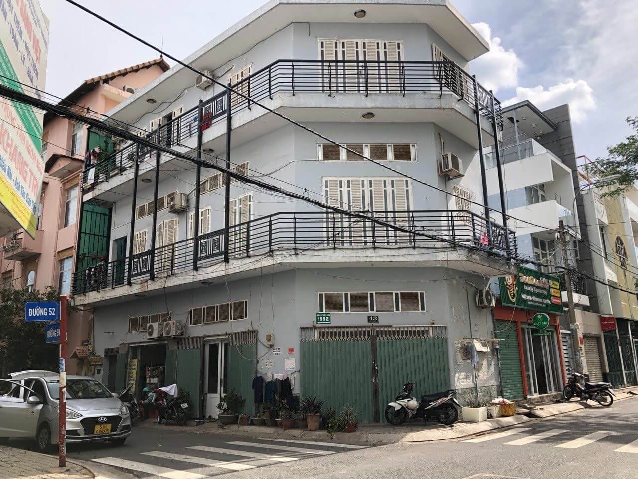90m² House in District 7, Vietnam No. 7278