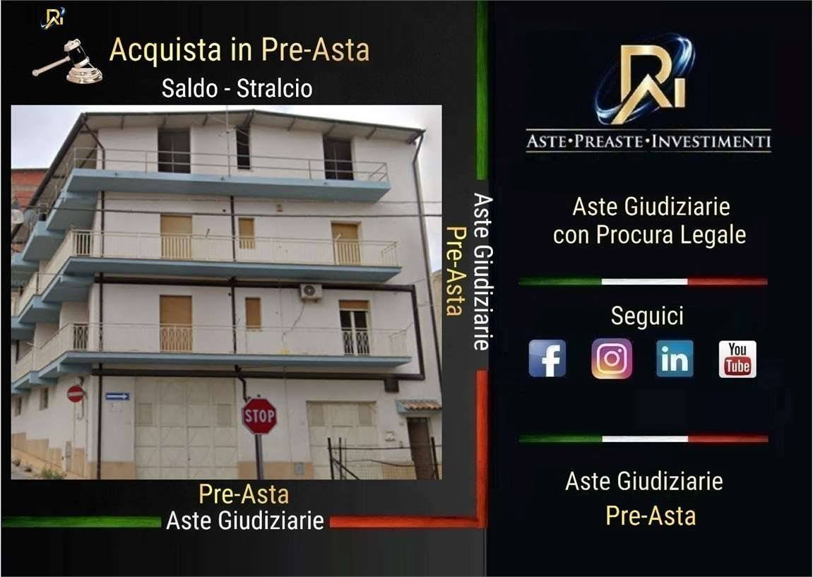 5 rooms Apartment in Favara, Italy No. 213692
