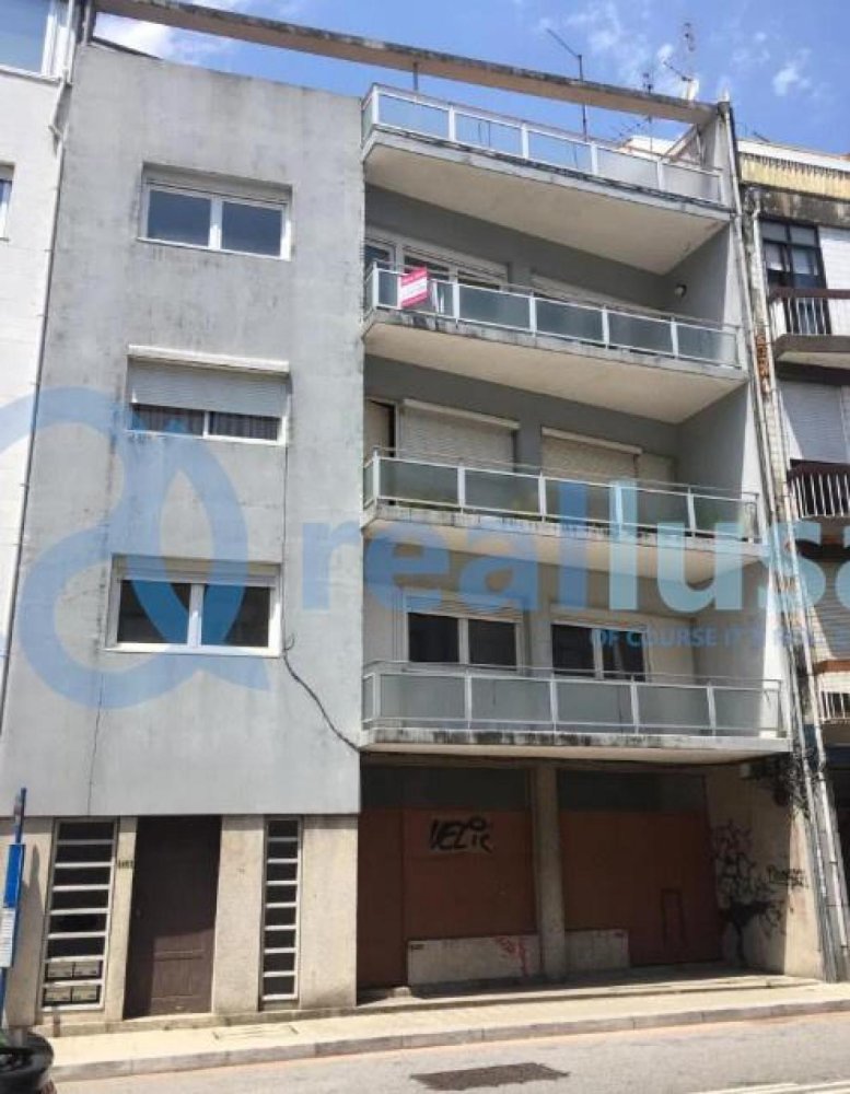 Tienda en Porto, Portugal 110 m² No. 8266