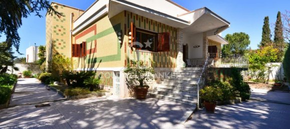 6 غرف نوم فيلا في Bari, Italy رقم 113779 27