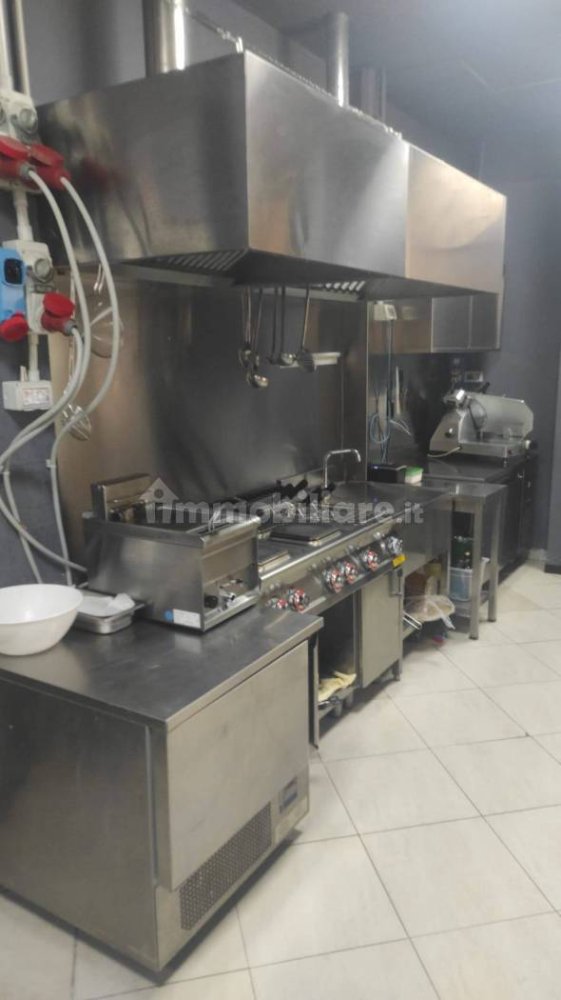 Imóvel comercial de 3 divisões em Pontedera, Italy N.º 169031