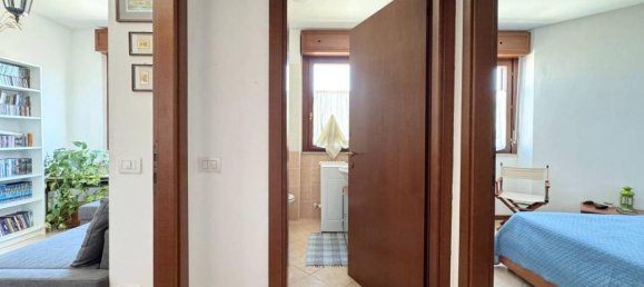 3 rooms Apartment in Torrile, Italy No. 37643 9