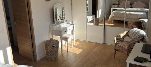 4 rooms House in Nogent-sur-Marne, France No. 328032 7