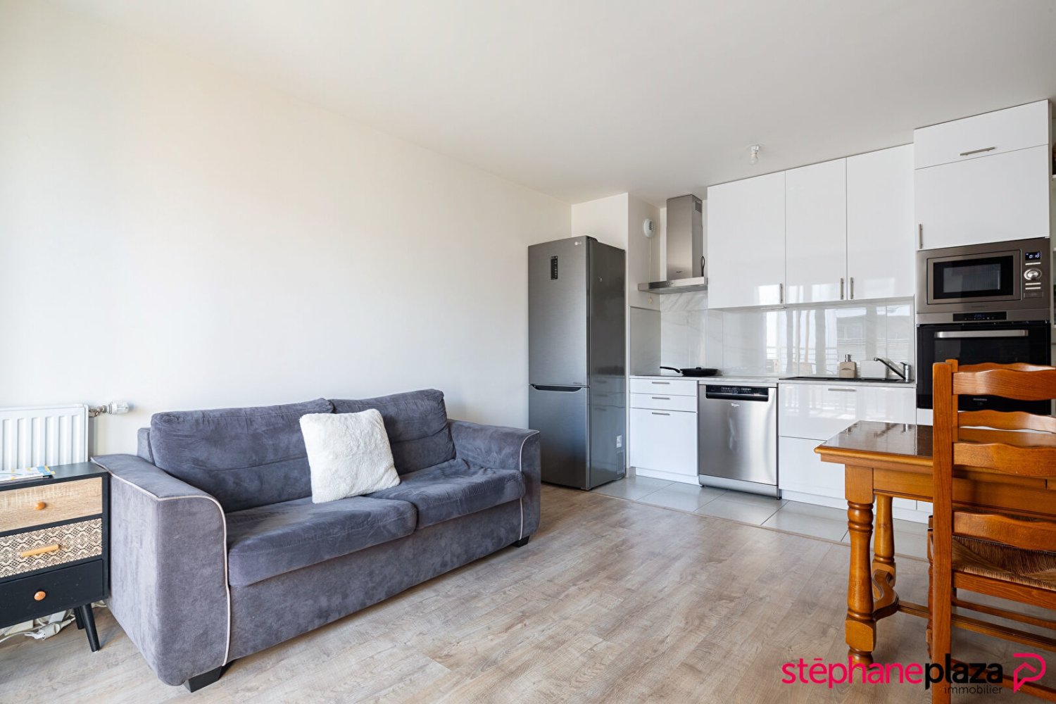 Apartamento de 2 dormitorios en Bezons, France No. 182303