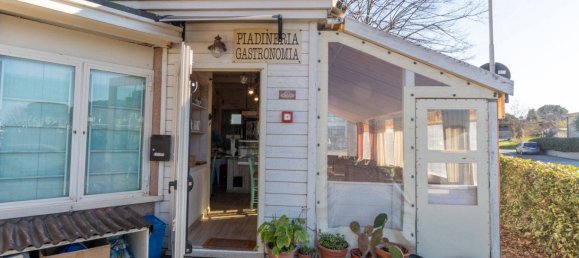 2 rooms Commercial property in San Giovanni in Marignano, Italy No. 55279 4