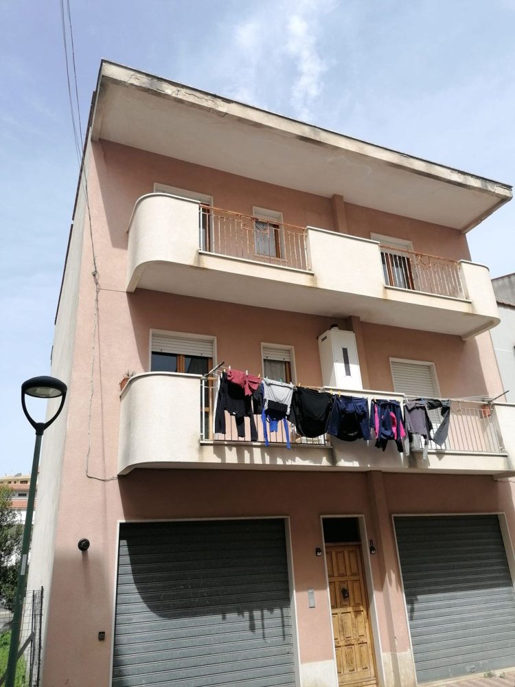 Apartamento de 4 habitaciónes en Salemi, Italy No. 251406