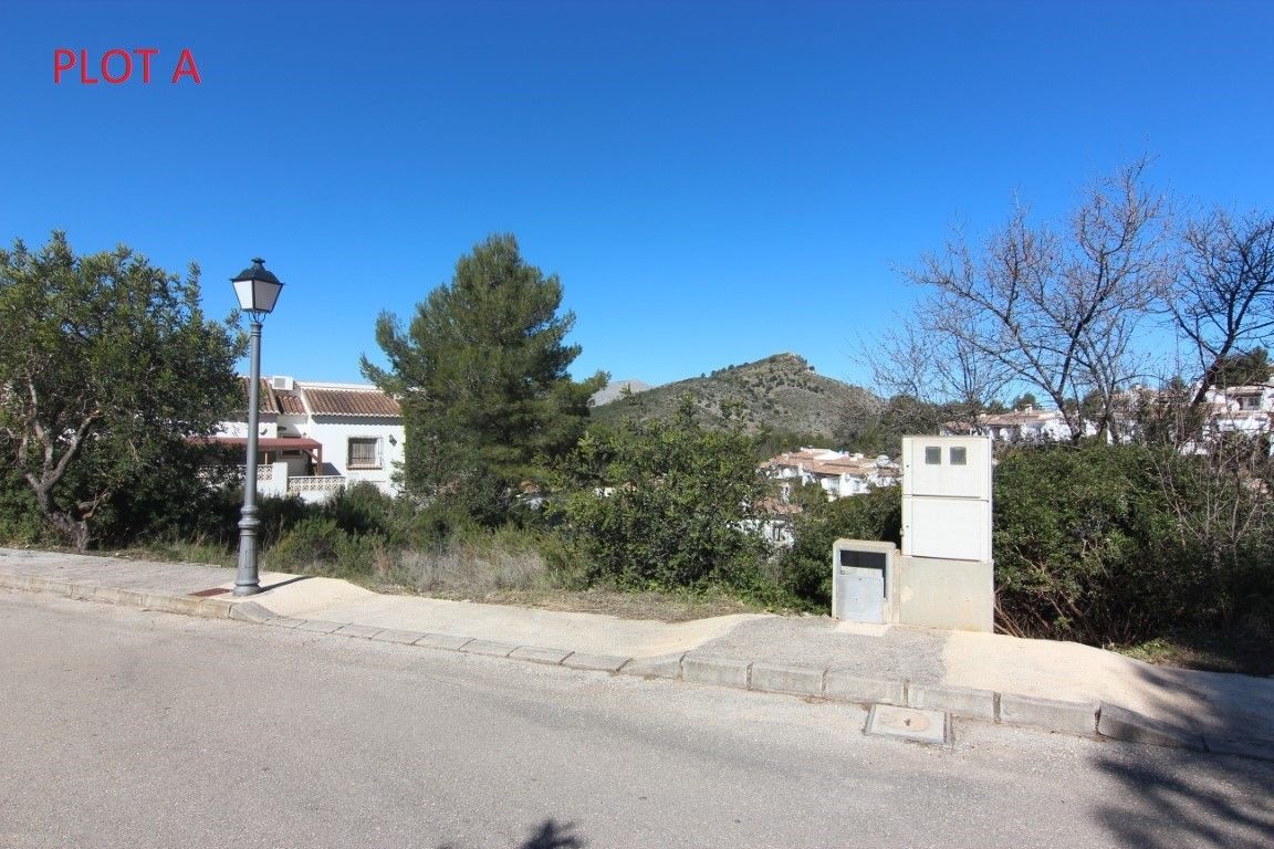  Land in Parcent, Spain No. 136146