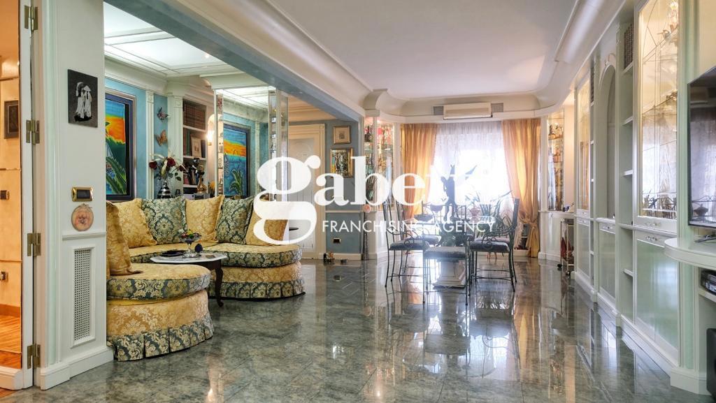 Квартира с 4 комнатами в Рим, Италия № 24365