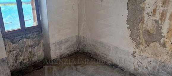 4-salle Maison à Cengio, Italy No. 86999 8