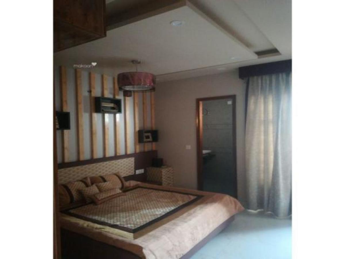 3 bedrooms House in Chandigarh, India No. 23714