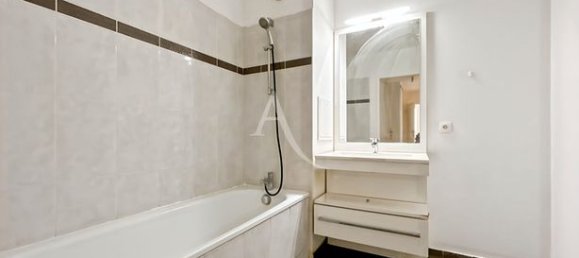 Квартира с 3 спальнями в Сержи, Франция № 361371 5