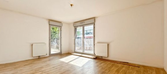 Квартира с 3 спальнями в Сержи, Франция № 361371 2