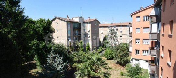 3 bedrooms Apartment in Parma, Italy No. 325768 9