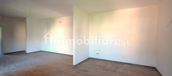 3 bedrooms Apartment in Parma, Italy No. 325768 3