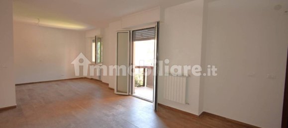 3 bedrooms Apartment in Parma, Italy No. 325768 4