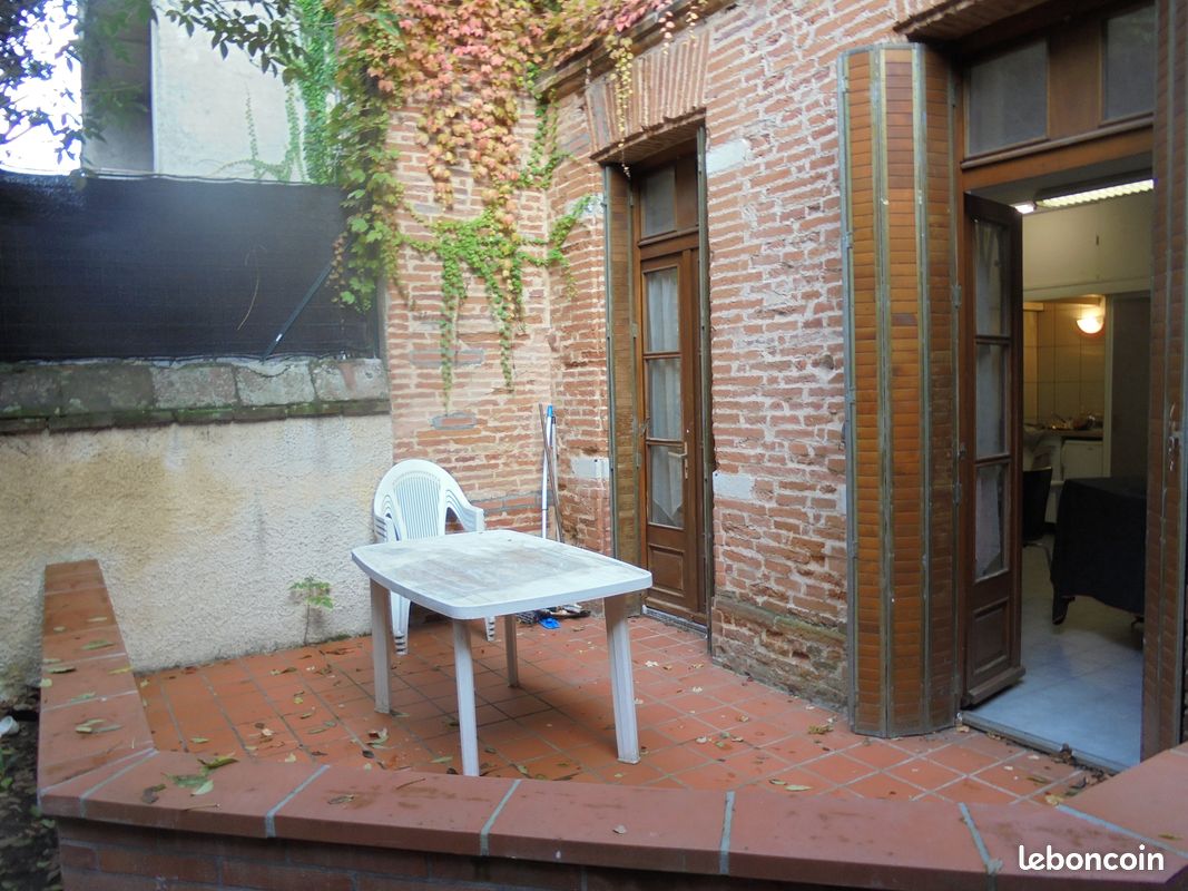 Studio in Toulouse, France No. 336673