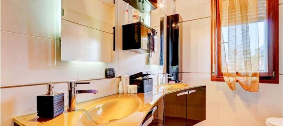 5 rooms Penthouse in Vignola, Italy No. 76489 11