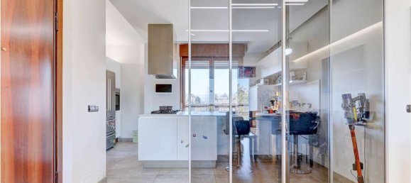 5 rooms Penthouse in Vignola, Italy No. 76489 3