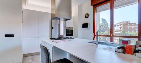 5 rooms Penthouse in Vignola, Italy No. 76489 2