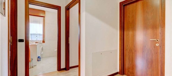 5 rooms Penthouse in Vignola, Italy No. 76489 7