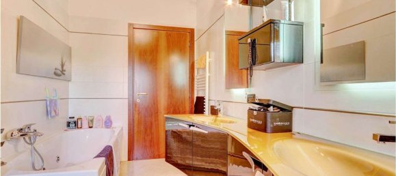 5 rooms Penthouse in Vignola, Italy No. 76489 12