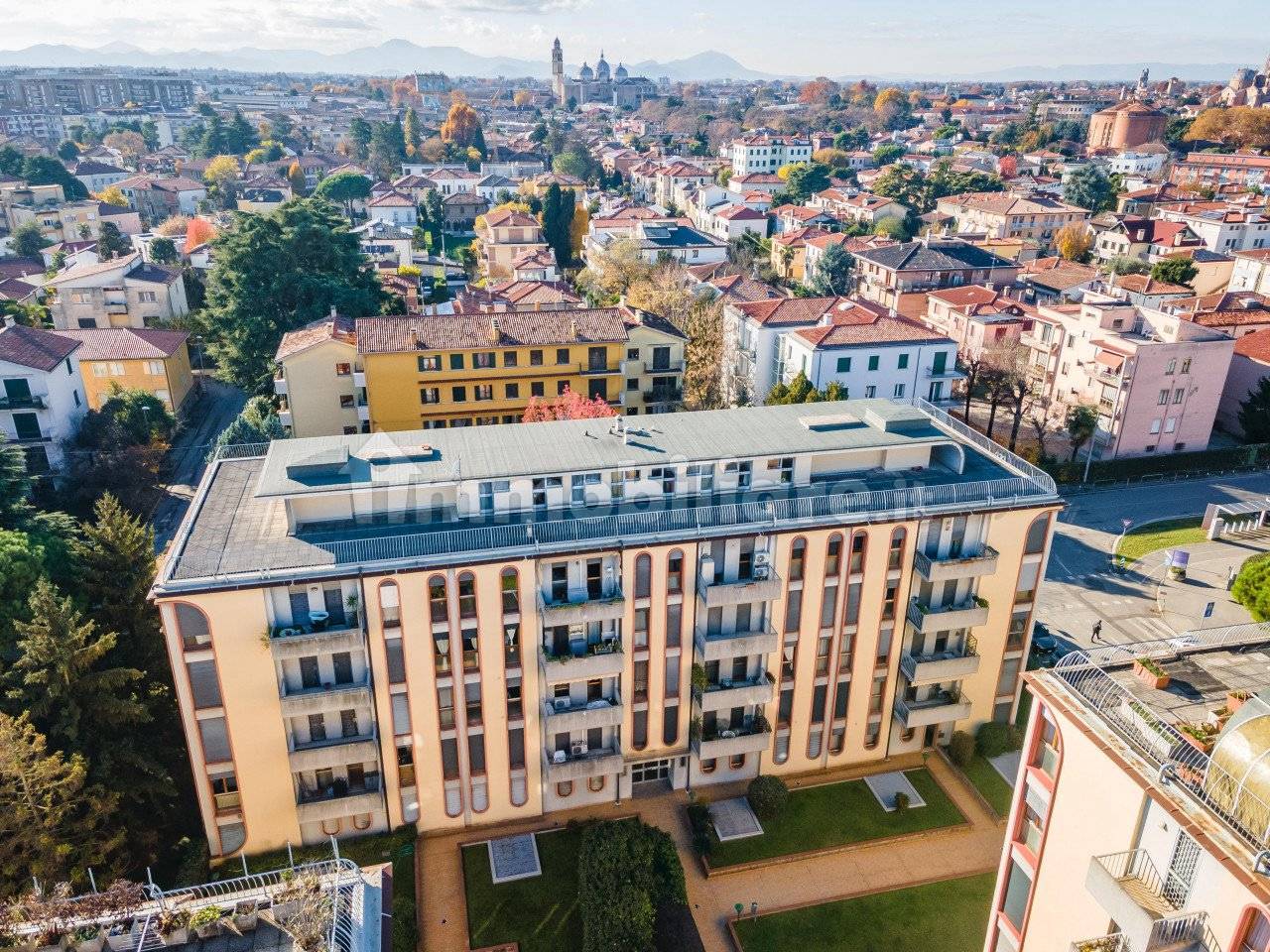 Apartamento de 5 dormitorios en Padua, Italy No. 344764