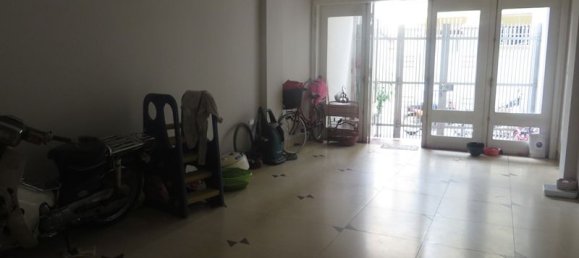 Casa de 3 dormitorios en Ba Dinh, Vietnam No. 4020 2