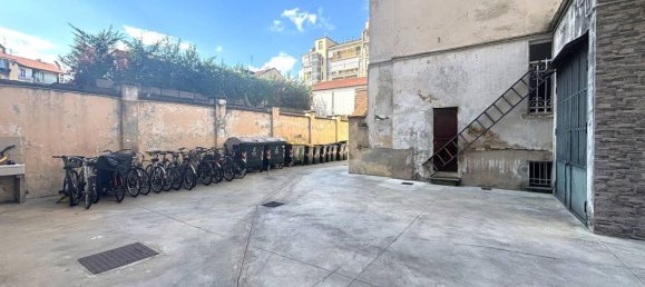 2غرفة شقة في Turin, Italy رقم 263541 3