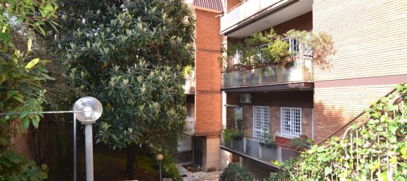 8 rooms Apartment in Rome, Italy No. 148703 2