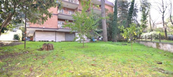 8 rooms Apartment in Rome, Italy No. 148703 13